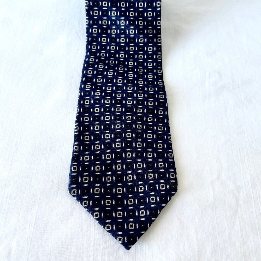 Structure Tie, 100% Silk, Navy Blue Geometric Pattern, Excellent Condition!